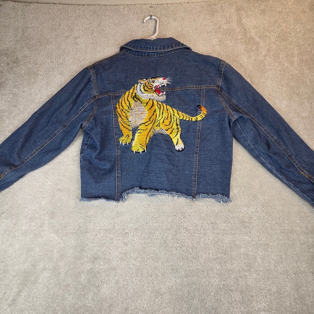 36.5 Blue Denim Jacket Women Small Tiger Embroidered Back Raw Hem Cropped Blue